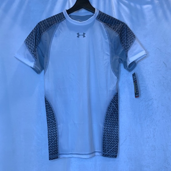 BNWT Men’s Under Armour white/grey/patterned compression Heatgear™️ short sleeve - Picture 2 of 6